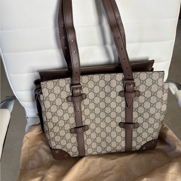 Gucci Handbags - Gucci GG Supreme Tote Bag